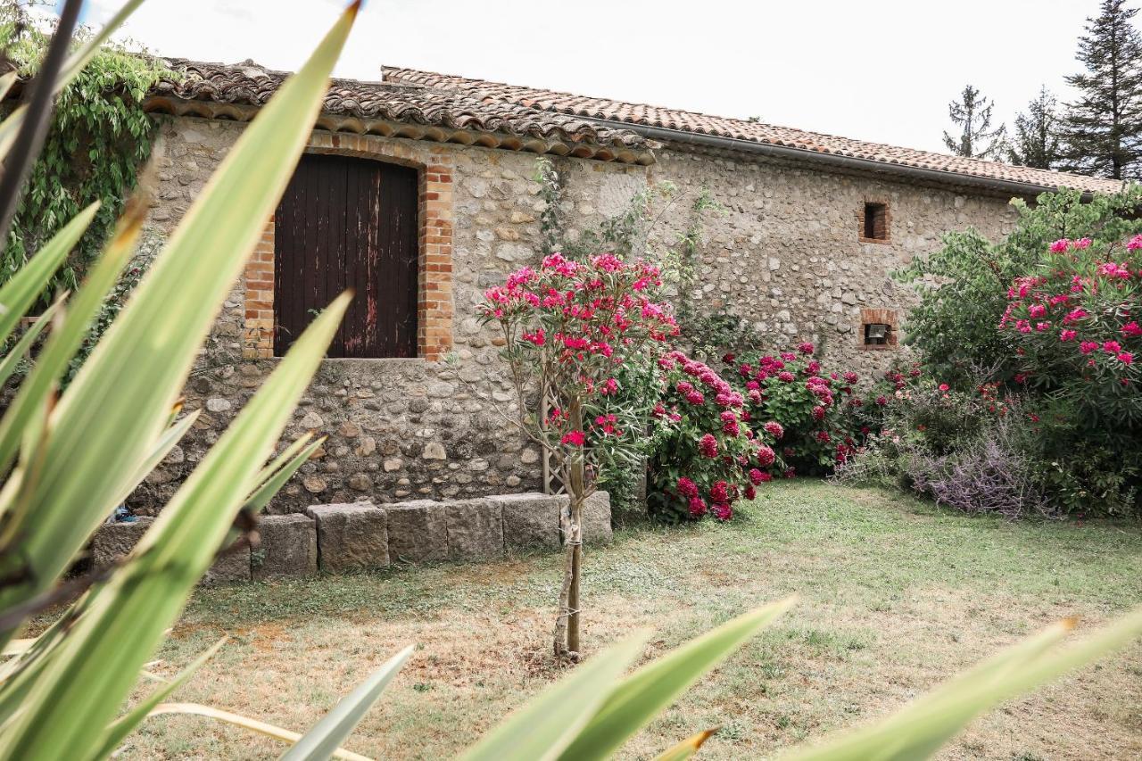 Gîte Mon Paradis Vallon-Pont-dʼArc Exterior foto